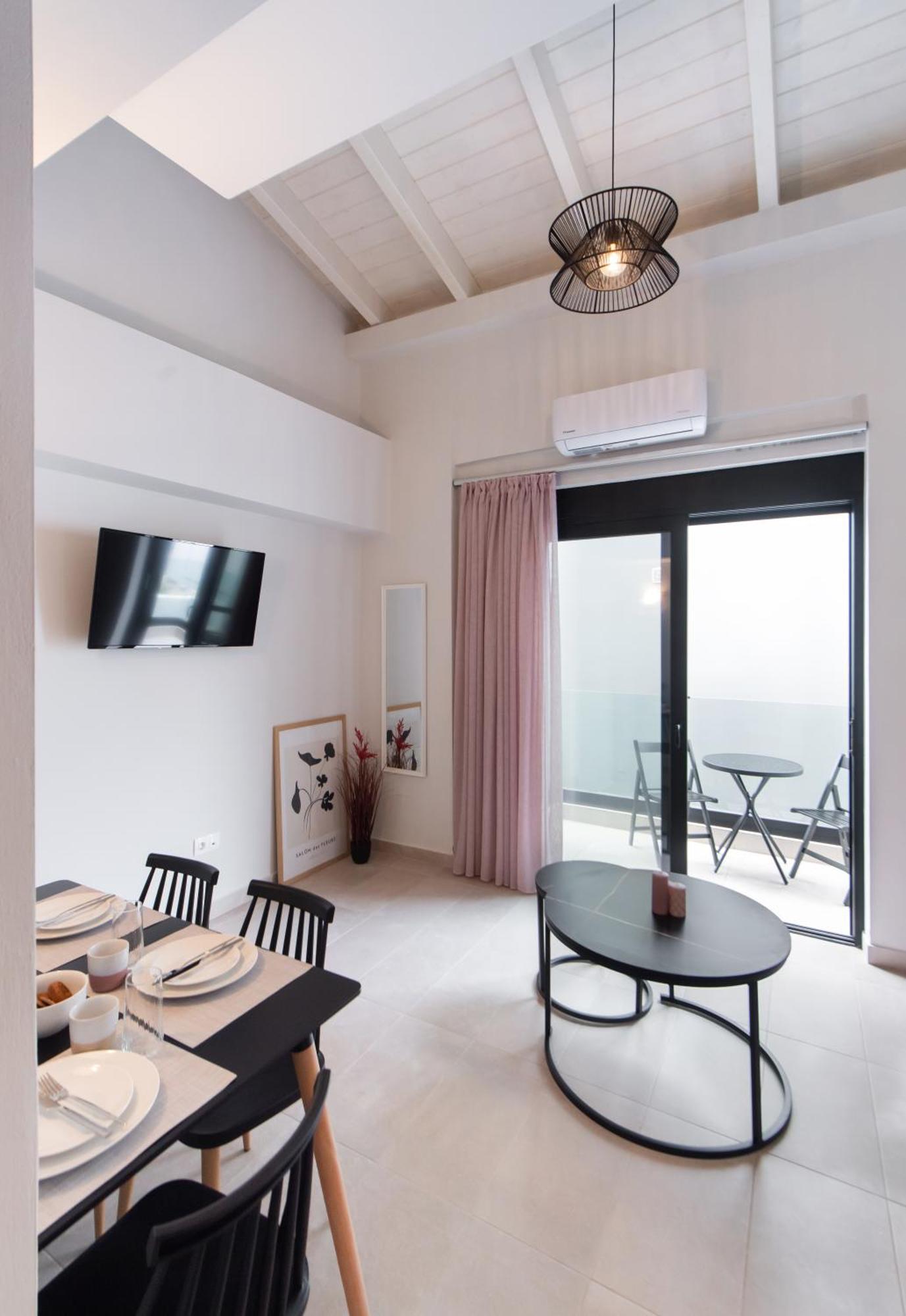 Dawn Maisonettes Lefkas